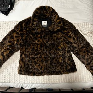 Abercrombie Fleece Cheetah Puffer